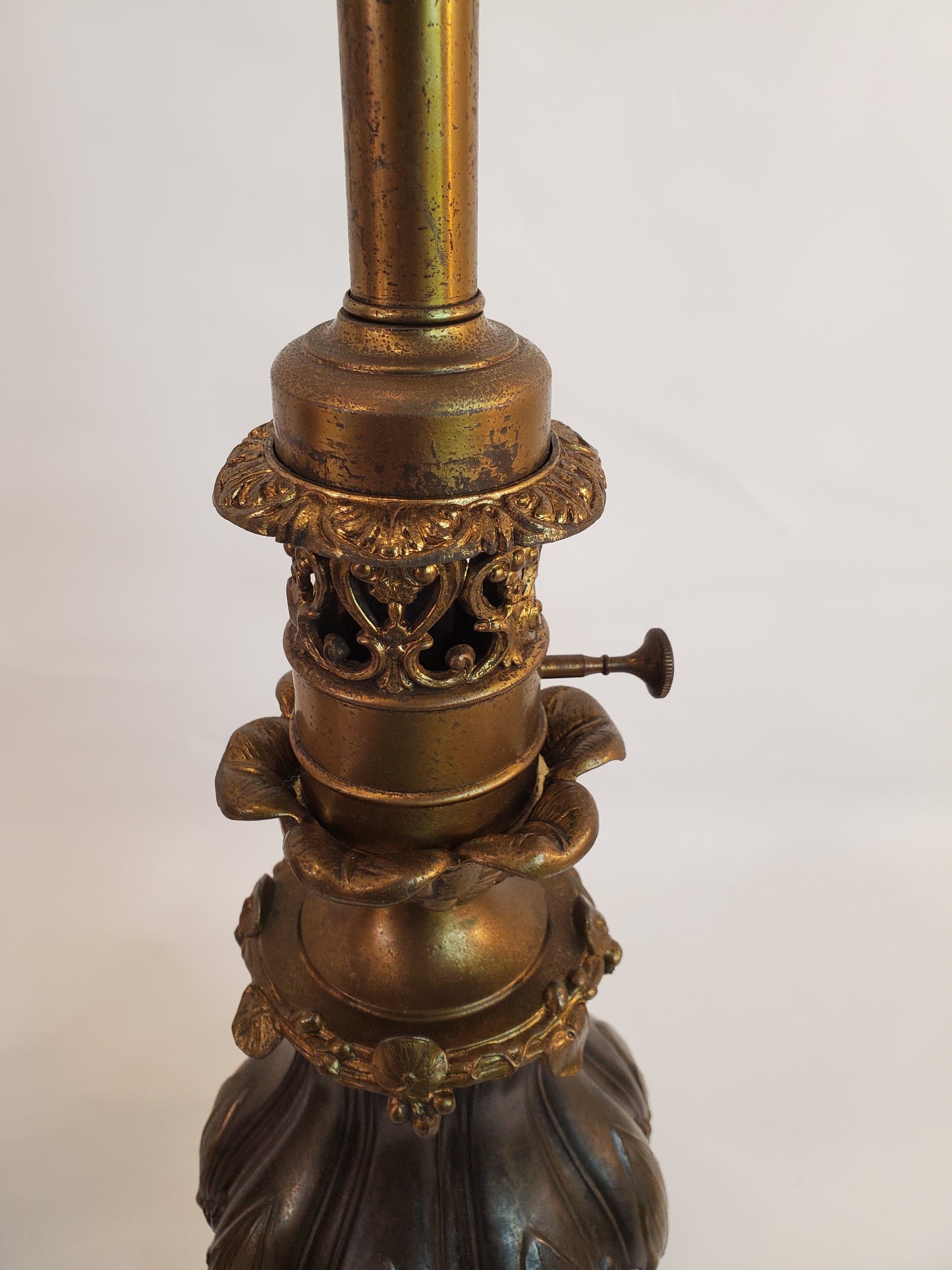 1940s Pair of Stiffel Brass Torchiere Lamps - Acanthus Leaf