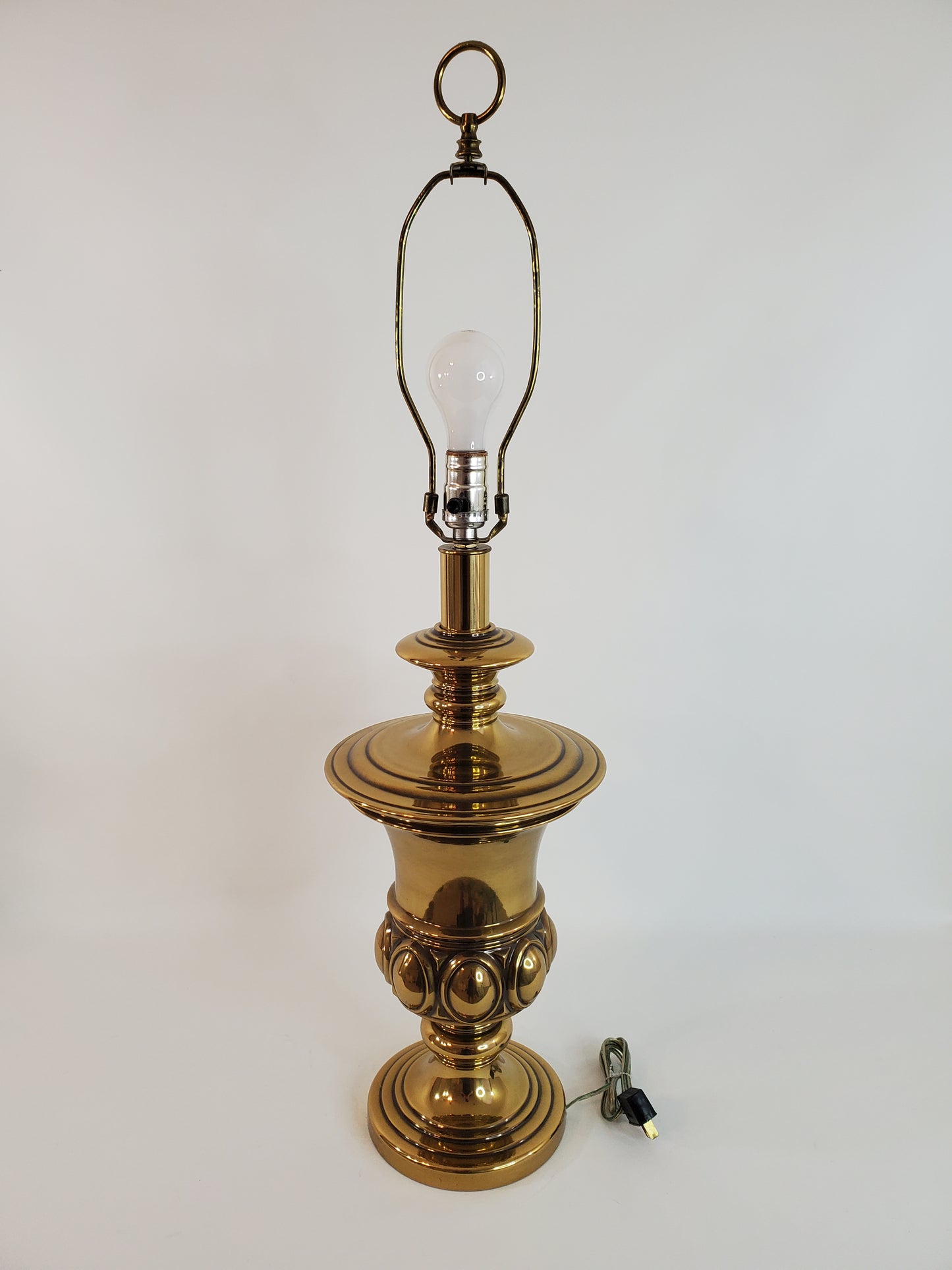 Large Mid-Century Neoclassical Urn-Form Brass Table Lamp