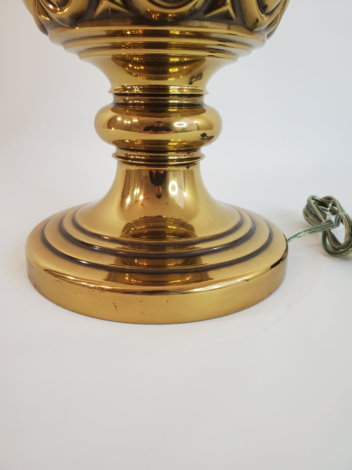 Large Mid-Century Neoclassical Urn-Form Brass Table Lamp