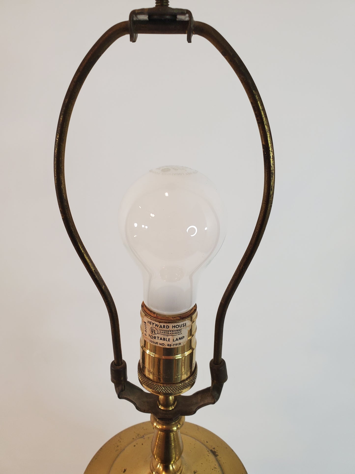 Vintage Porcelain & Brass Chinoiserie Style Heyward House Lamp