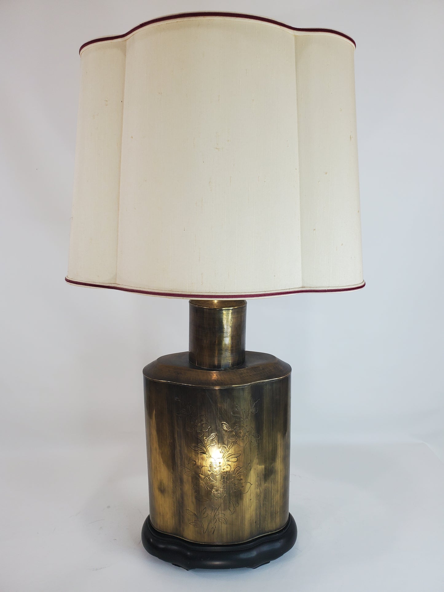 Hollywood Regency Asian Style Etched Brass Urn Lamp