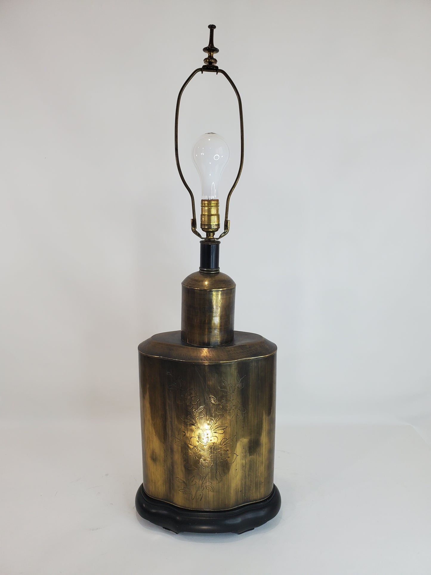 Hollywood Regency Asian Style Etched Brass Urn Lamp