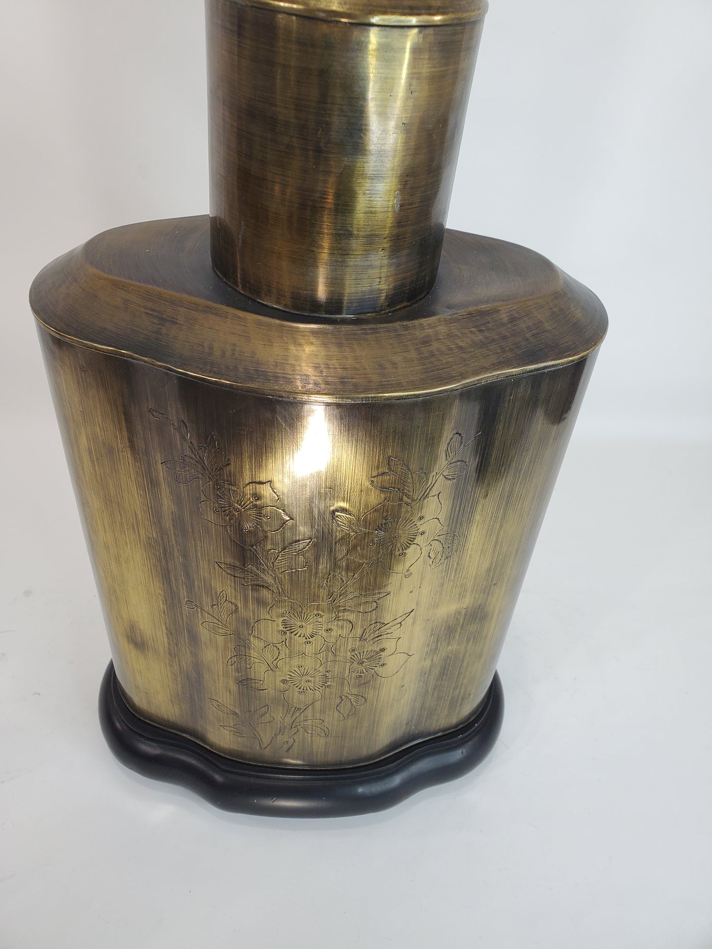 Hollywood Regency Asian Style Etched Brass Urn Lamp