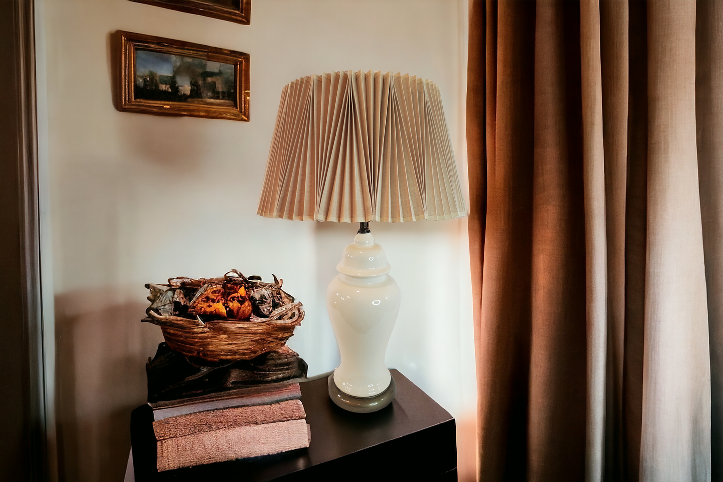 Vintage White Ceramic Ginger Jar Table Lamp