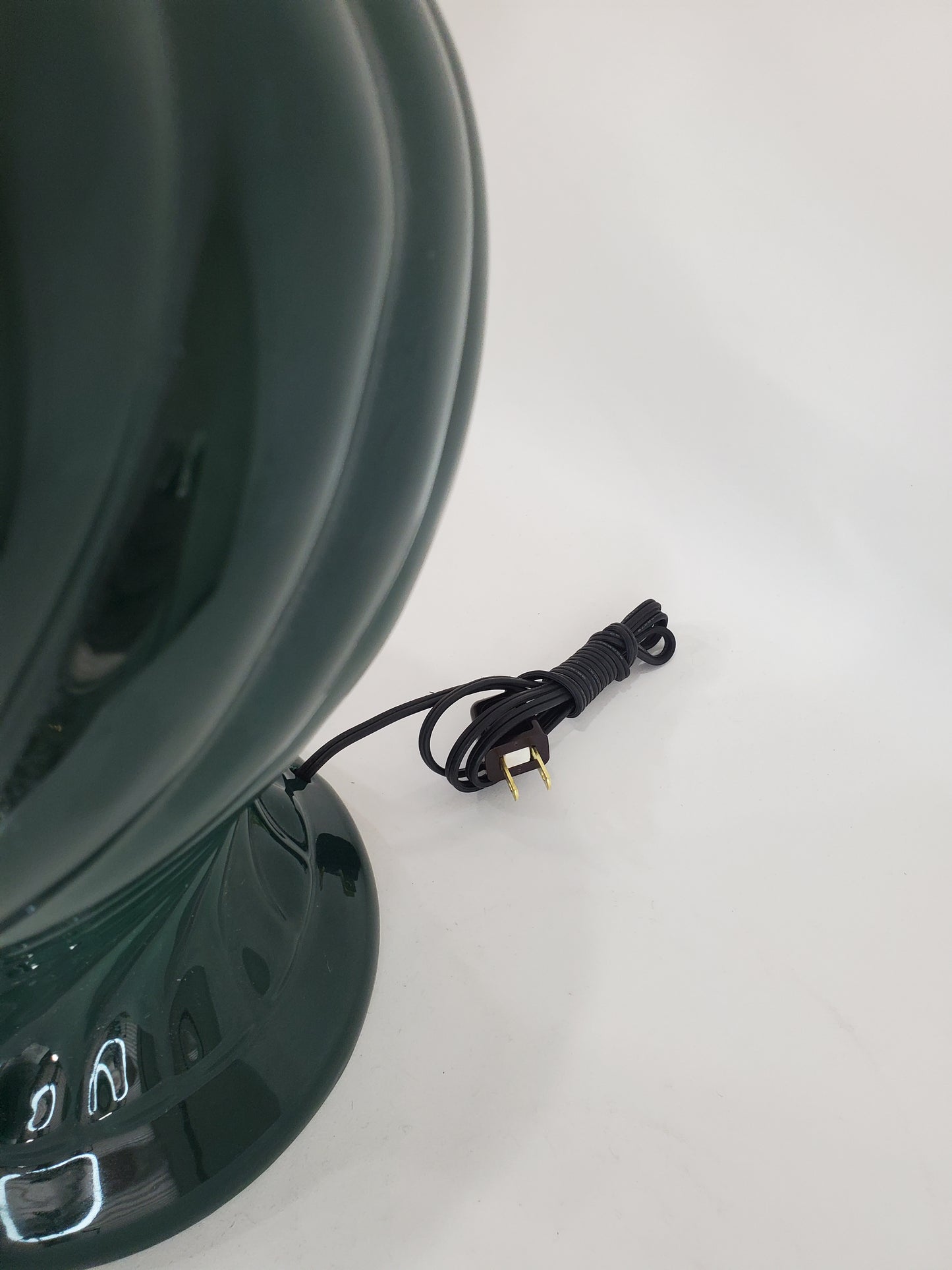 Vintage Dark Green Ceramic Hollywood Regency Ginger Jar Table Lamp