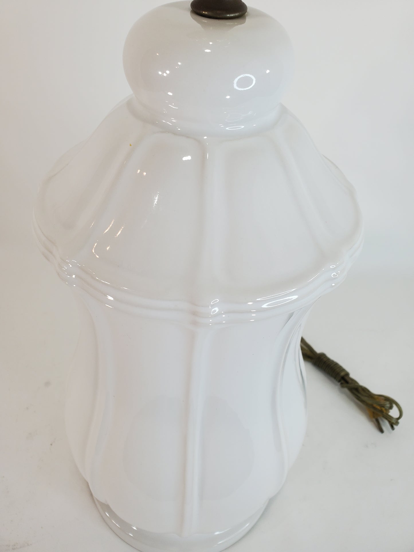 Vintage Hollywood Regency Blanc Pottery Table Lamp 1960s