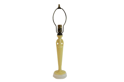 1940s Aladdin Alacite Art Deco Table Lamp in Soft Yellow