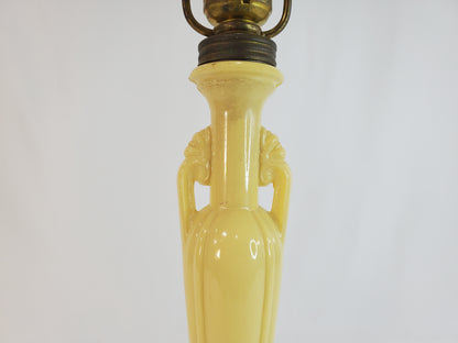 1940s Aladdin Alacite Art Deco Table Lamp in Soft Yellow