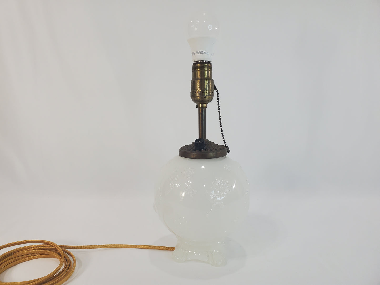 1940s Art Deco Aladdin Alacite Opalescent Glass Lamp w Illuminated Base