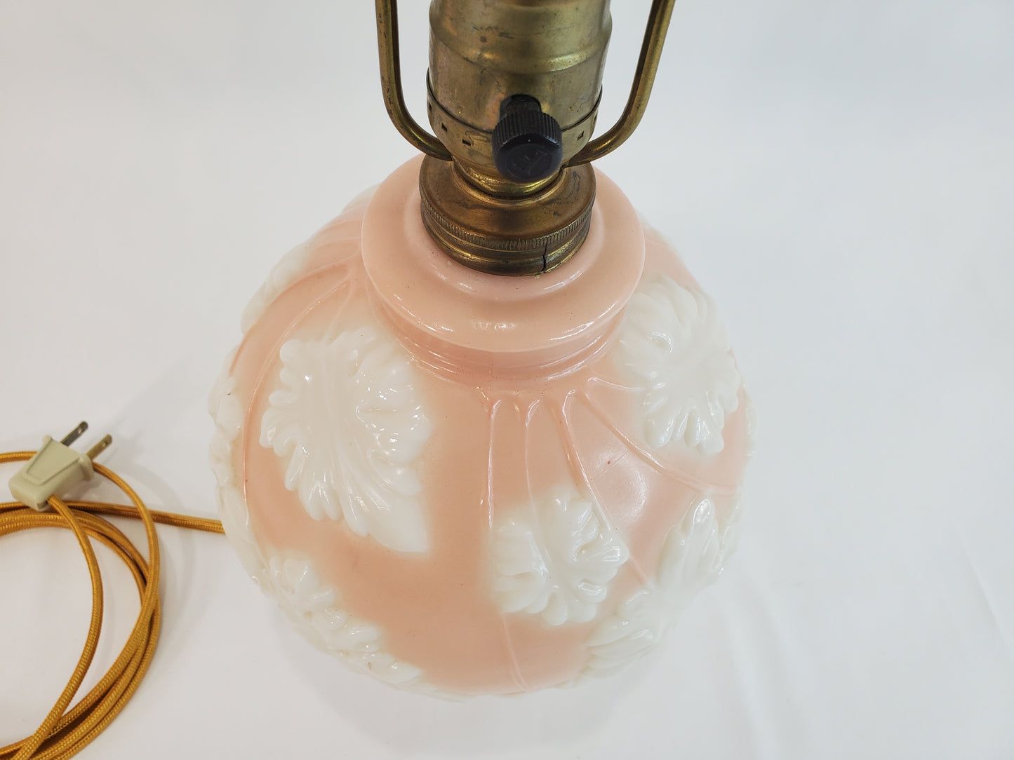 1940s Art Deco Aladdin Alacite Pink Glass Lamp with Illuminated Base-2