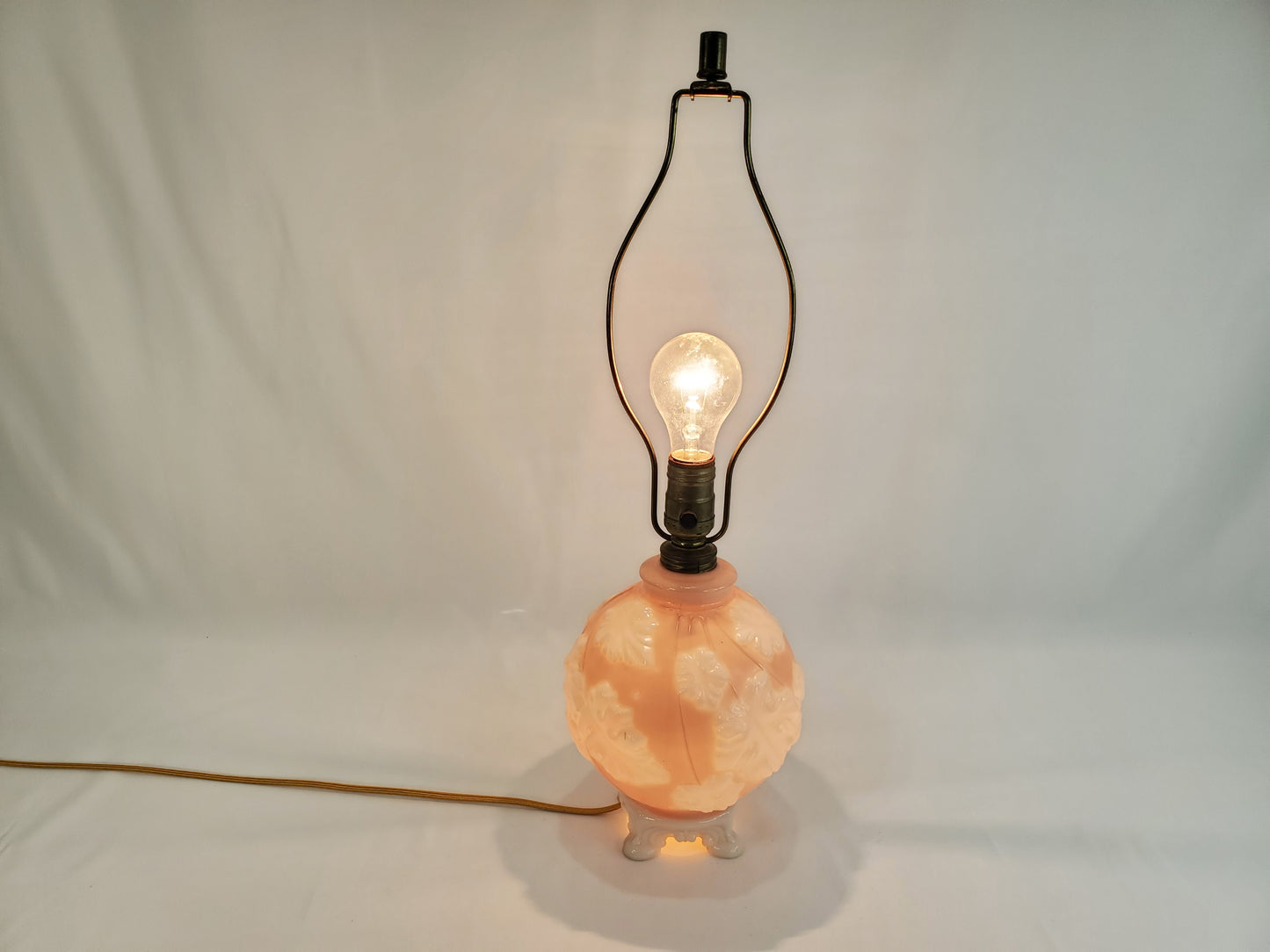 1940s Art Deco Aladdin Alacite Pink Glass Lamp with Illuminated Base-2