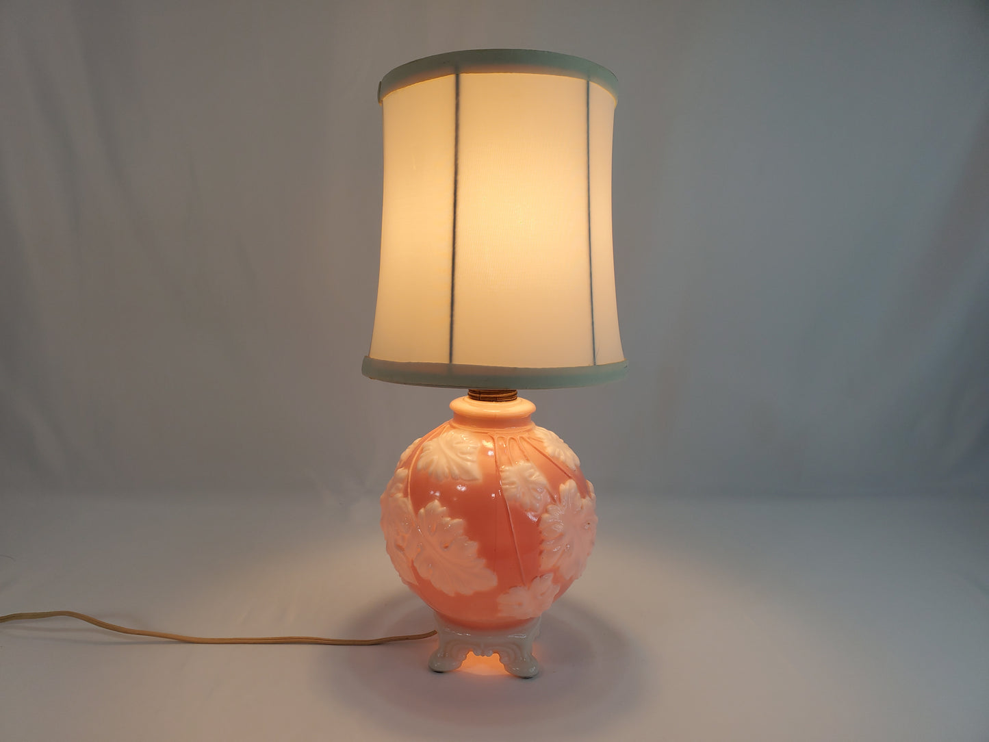 1940s Art Deco Aladdin Alacite Pink Glass Lamp with Illuminated Base