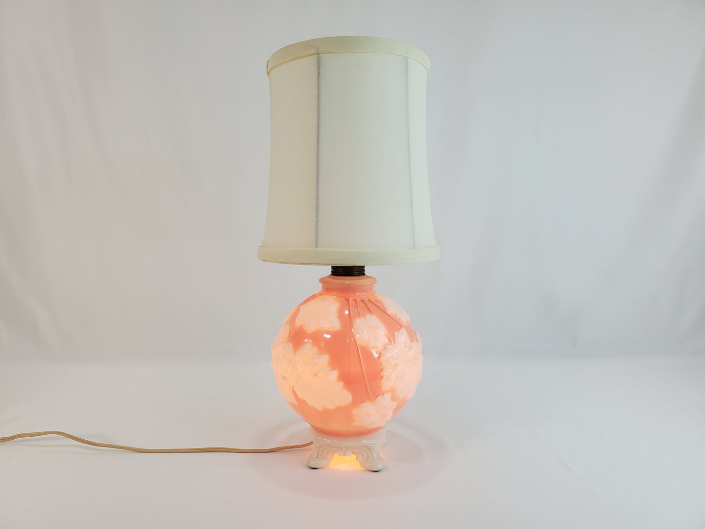 1940s Art Deco Aladdin Alacite Pink Glass Lamp with Illuminated Base