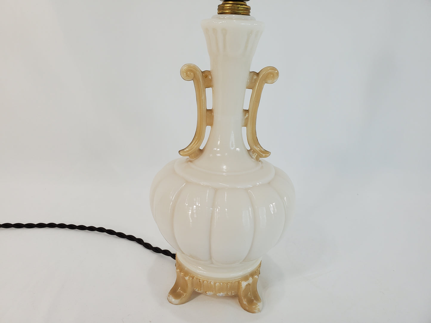 Vintage Aladdin Alacite Table Lamp with Gold Accents
