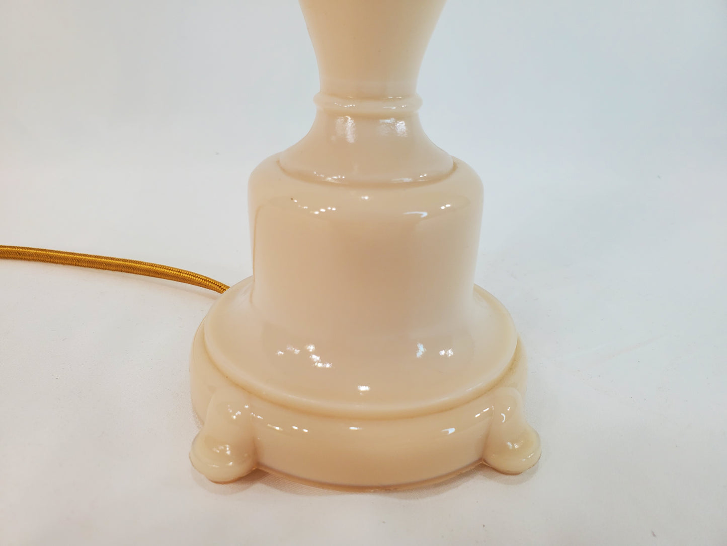 Vintage Aladdin Alacite Glass Lamp - Classical Urn Design
