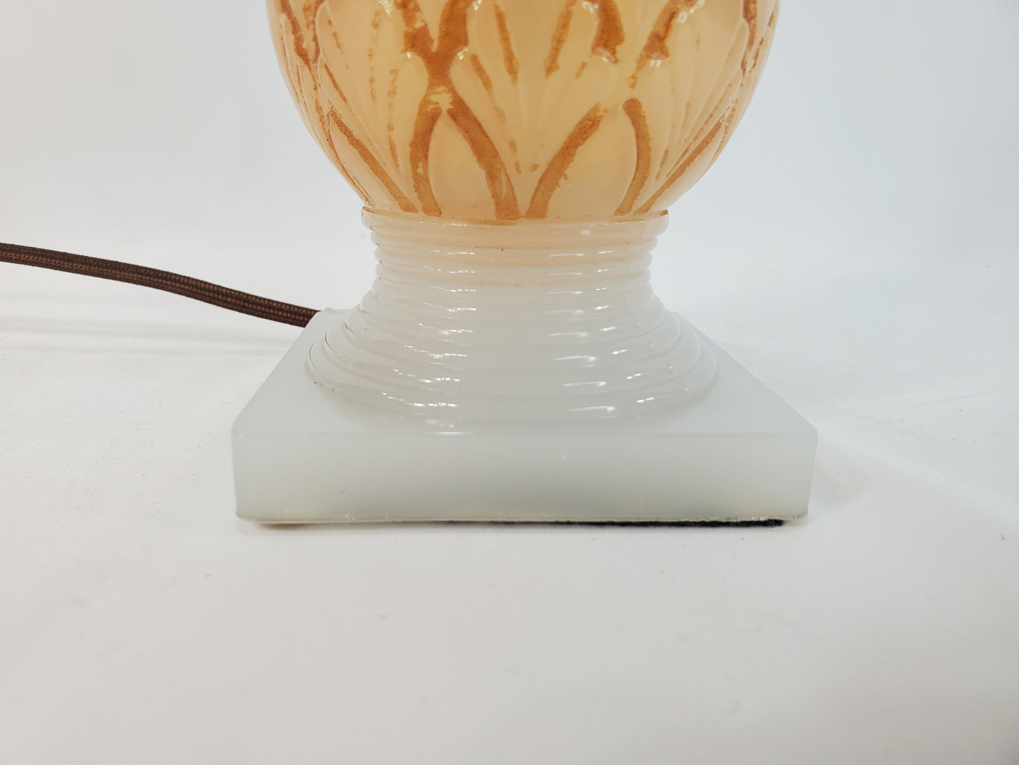 Vintage Aladdin Alacite Glass Table Lamp - Pineapple