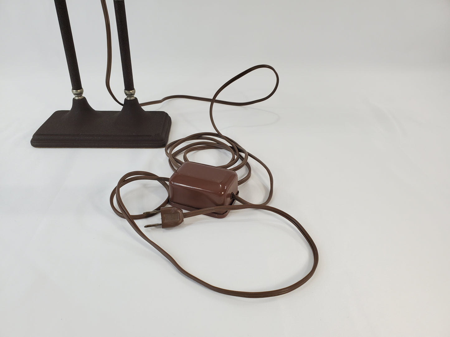 Vintage Art Deco Adjustable Piano Desk Lamp by the Radionic Transformer Co.