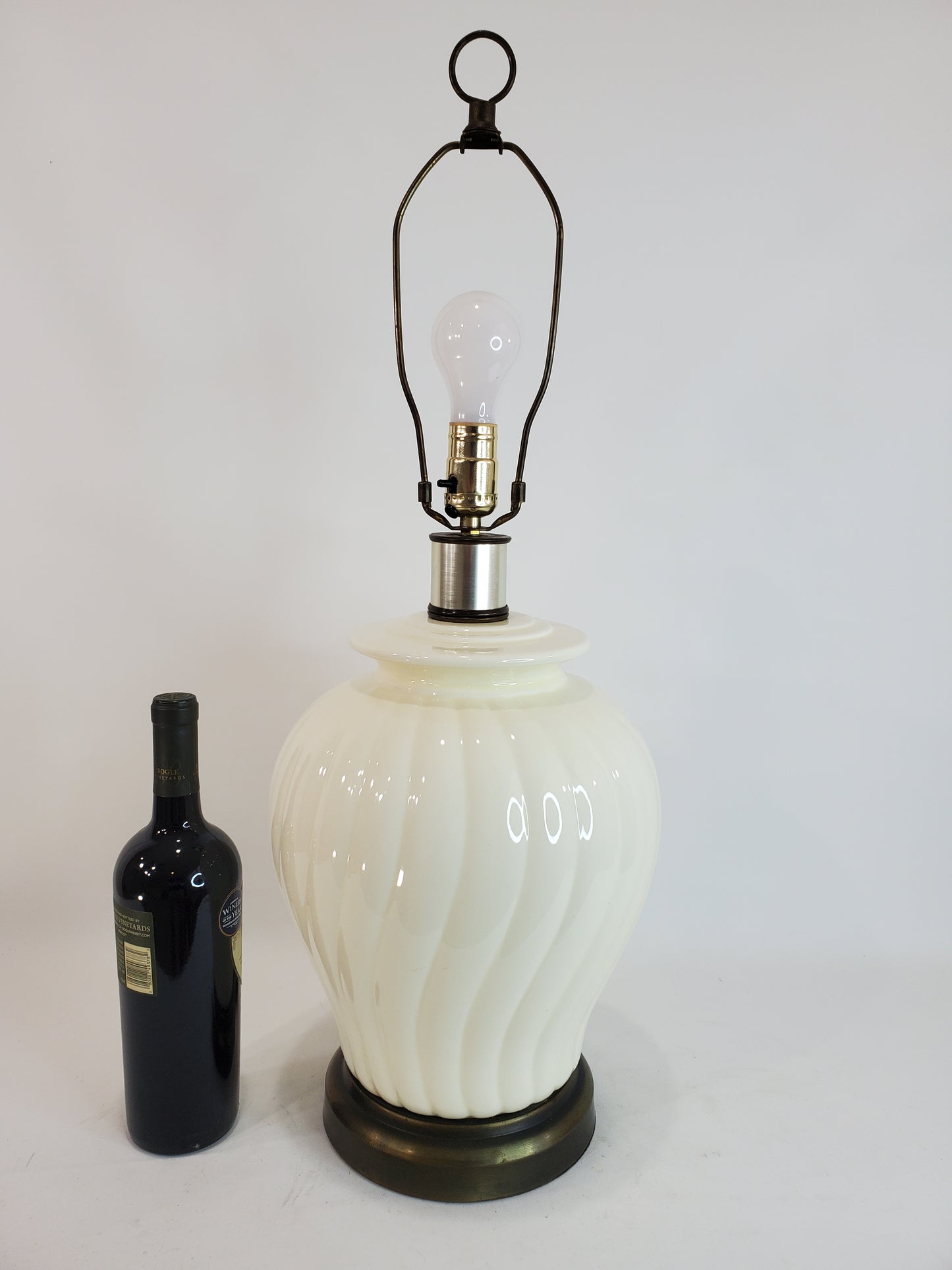 Vintage Cream MCM Ceramic Swirled Ginger Jar Table Lamp